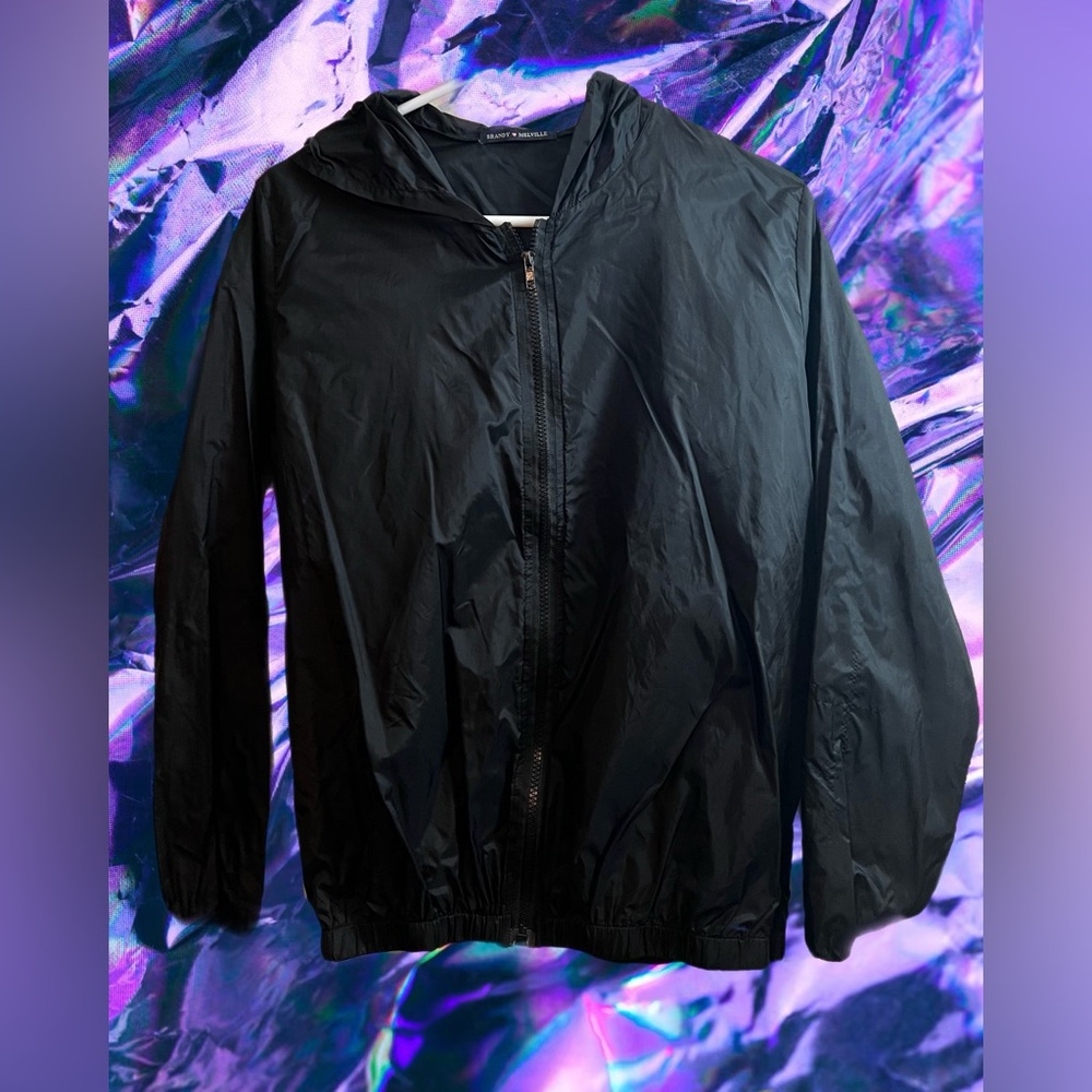BRANDY MELVILLE WINDBREAKER💜